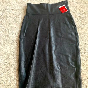 Spanx pencil skirt - tags on